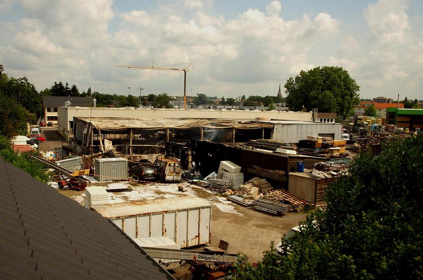 Feuer Halle Siegburg Gewerbegebiet Zange P290.JPG